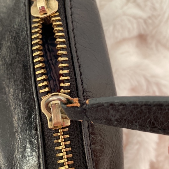 HOBO Leather shoulder bag with 2 shoulder straps, gold zip and Dust Bag - Picture 12 of 13